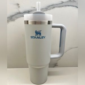 NEW RELEASE!! THE QUENCHER H2.0 FLOWSTATE™ TUMBLER | 30 oz Color: Fog